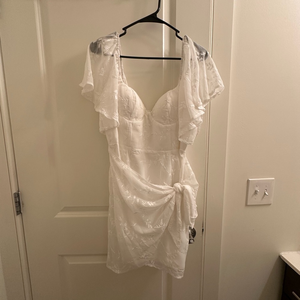 Aphrodite Molded Bust Angel Sleeve Wrap Dress Embroidered White - Selfie Leslie